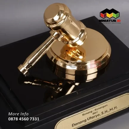 Detail Miniatur Custom Palu Sidang
